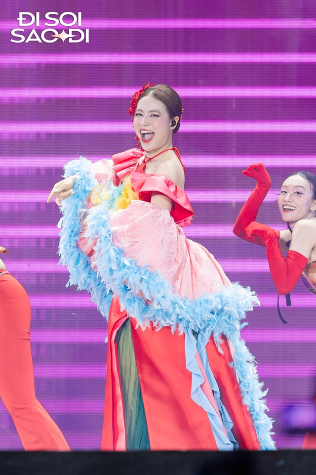 Bắt cận visual Hoàng Thuỳ Linh qua camera thường, 1 chi tiết trên gương mặt gây chú ý- Ảnh 5.