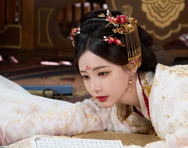 10 mỹ nhân cổ trang đẹp nhất Trung Quốc 2025: Angelababy xếp sau Dương Tử, hạng 1 nhan sắc mê hoặc chúng sinh- Ảnh 10.