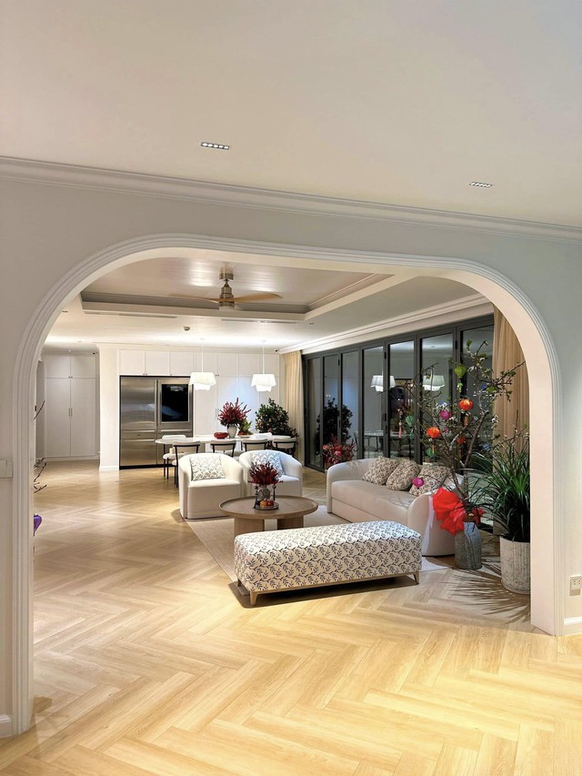 Hoa hậu Việt Nam đầu ti&ecirc;n l&agrave;m d&acirc;u h&agrave;o m&ocirc;n, được chồng chiều như c&ocirc;ng ch&uacute;a, sống đời thượng lưu trong biệt thự hạng sang- Ảnh 8.