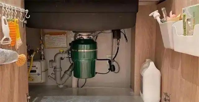 3 sản phẩm quảng cáo tận mây xanh, mua về dùng chỉ muốn khóc ra "tiếng Mán"- Ảnh 1.