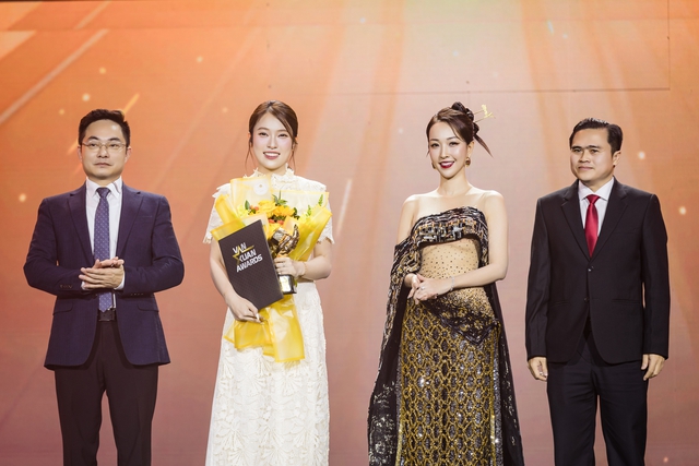 Mỹ Tâm được vinh danh Đại sứ quảng cáo - Thành tựu trọn đời tại Vạn Xuân Awards 2025- Ảnh 2.