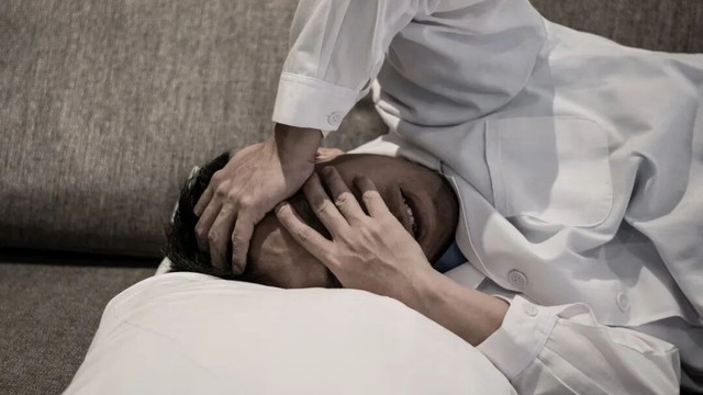 Những bất thường ở vùng đầu cảnh báo ung thư phổi? Nếu có 3 dấu hiệu này hãy đi khám càng sớm càng tốt!- Ảnh 1.