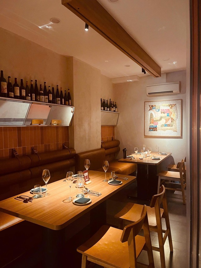 Bên trong MÀU Gastro Wine Bar không gian Speakeasy đang được giới trẻ Hà Nội truyền tai nhau- Ảnh 3.