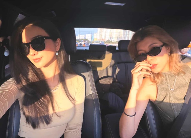 Đồng Ánh Quỳnh tung ảnh hot khiến đại mỹ nhân Kim Tuyến phải công khai "giữ của"- Ảnh 1. Đồng Ánh Quỳnh tung ảnh hot khiến đại mỹ nhân Kim Tuyến phải công khai "giữ của"- Ảnh 1.