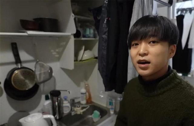 Căn phòng 8m² gây sốc giữa Hồng Kông, nhỏ như hộp diêm nhưng chủ nhân khẳng định: Không muốn xa rời- Ảnh 6. Căn phòng 8m² gây sốc giữa Hồng Kông, nhỏ như hộp diêm nhưng chủ nhân khẳng định: Không muốn xa rời- Ảnh 6.