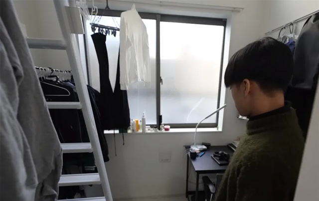 Căn phòng 8m² gây sốc giữa Hồng Kông, nhỏ như hộp diêm nhưng chủ nhân khẳng định: Không muốn xa rời- Ảnh 11. Căn phòng 8m² gây sốc giữa Hồng Kông, nhỏ như hộp diêm nhưng chủ nhân khẳng định: Không muốn xa rời- Ảnh 11.