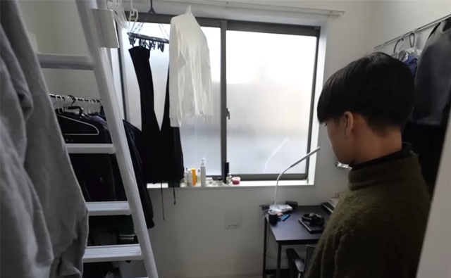 Căn phòng 8m² gây sốc giữa Hồng Kông, nhỏ như hộp diêm nhưng chủ nhân khẳng định: Không muốn xa rời- Ảnh 13. Căn phòng 8m² gây sốc giữa Hồng Kông, nhỏ như hộp diêm nhưng chủ nhân khẳng định: Không muốn xa rời- Ảnh 13.