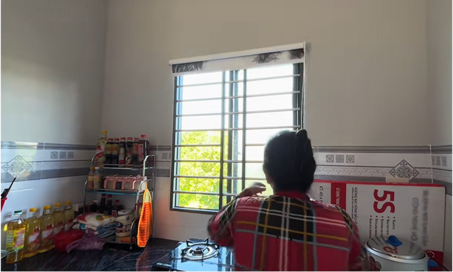 Chú Ba Minh "nhặt vợ" nổi tiếng làm tân gia nhà mới, vợ cũ xuất hiện: Diễn biến hút 1,5 triệu người- Ảnh 5. Chú Ba Minh "nhặt vợ" nổi tiếng làm tân gia nhà mới, vợ cũ xuất hiện: Diễn biến hút 1,5 triệu người- Ảnh 5.