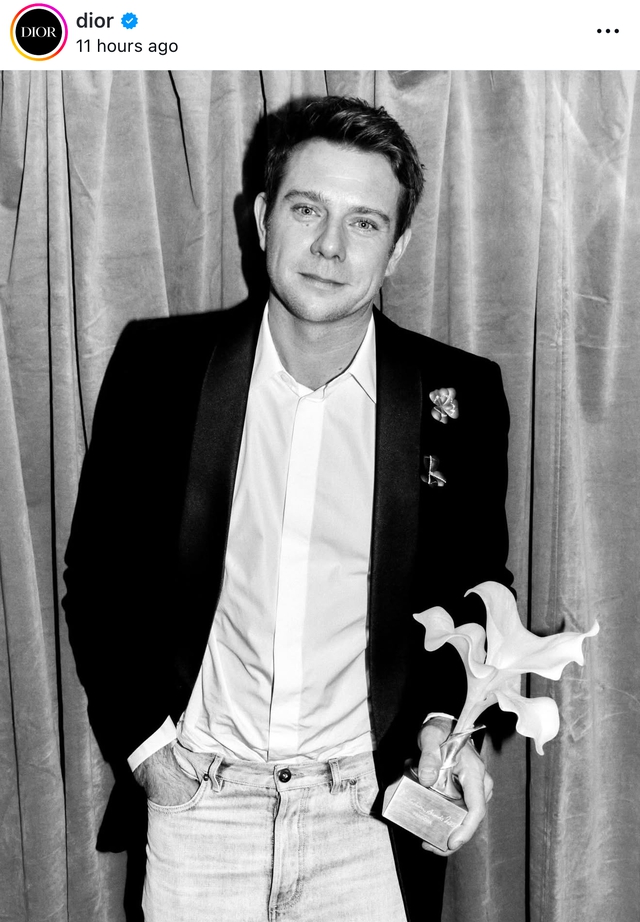 Giám đốc Dior vừa coi bói đã nhận quả ngọt: Jonathan Anderson trở thành Nhà Thiết Kế của năm- Ảnh 2.