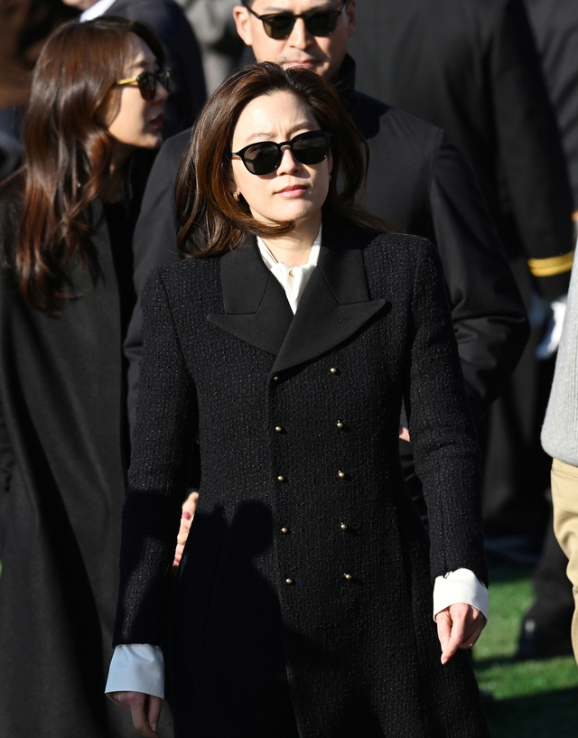 Bức ảnh toát ra "thần thái chaebol" của vợ cũ Chủ tịch Samsung- Ảnh 3.