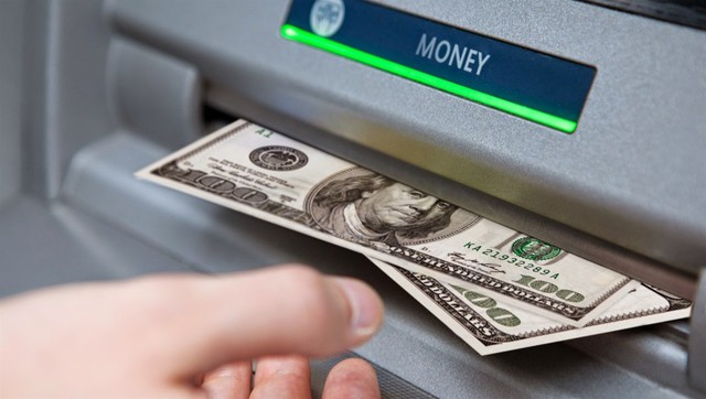 Cách hacker khiến ATM tự động "phun" tiền xối xả như trúng số- Ảnh 2.