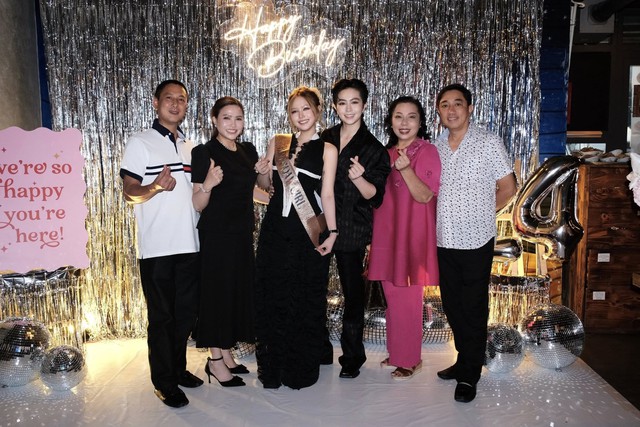 Xoài Non về quê ra mắt họ hàng người yêu, mối quan hệ với mẹ Gil Lê lộ rõ qua 1 chi tiết- Ảnh 2. Xoài Non về quê ra mắt họ hàng người yêu, mối quan hệ với mẹ Gil Lê lộ rõ qua 1 chi tiết- Ảnh 2.