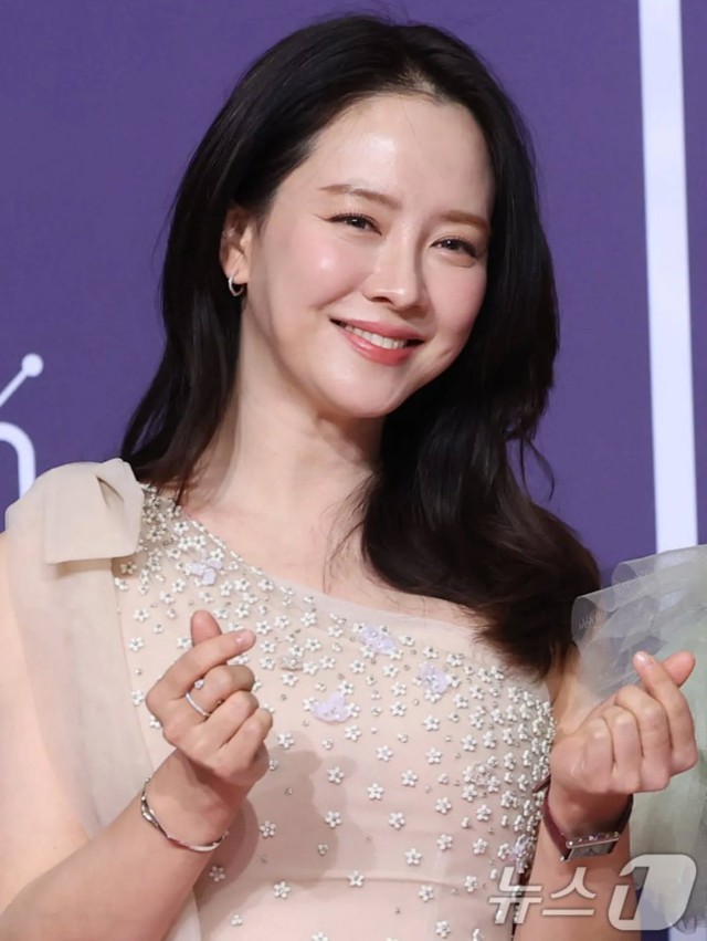 Mỹ nhân phim Sex is Zero gây sốc với nhan sắc gợi cảm, váy xẻ cao cỡ này tính đốt mắt khán giả hả trời- Ảnh 3.