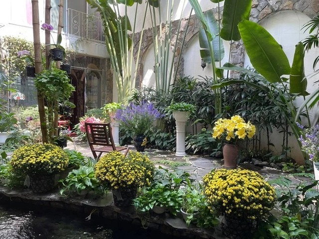 Cơ ngơi đẹp hơn tranh của “phù thuỷ” thiết kế xiêm y Táo Quân- Ảnh 8.