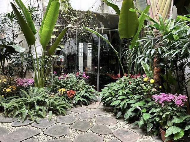 Cơ ngơi đẹp hơn tranh của “phù thuỷ” thiết kế xiêm y Táo Quân- Ảnh 6.