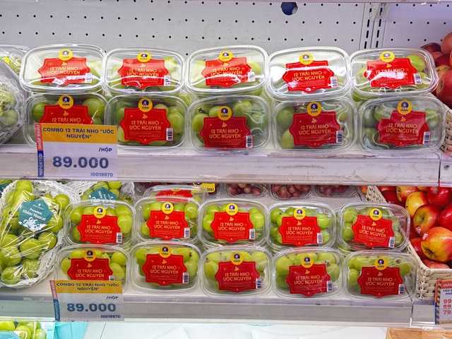 Ra siêu thị, cửa hàng hoa quả kiểm chứng độ HOT của 12 quả nho ước nguyện: Có như trên mạng đồn?- Ảnh 1.