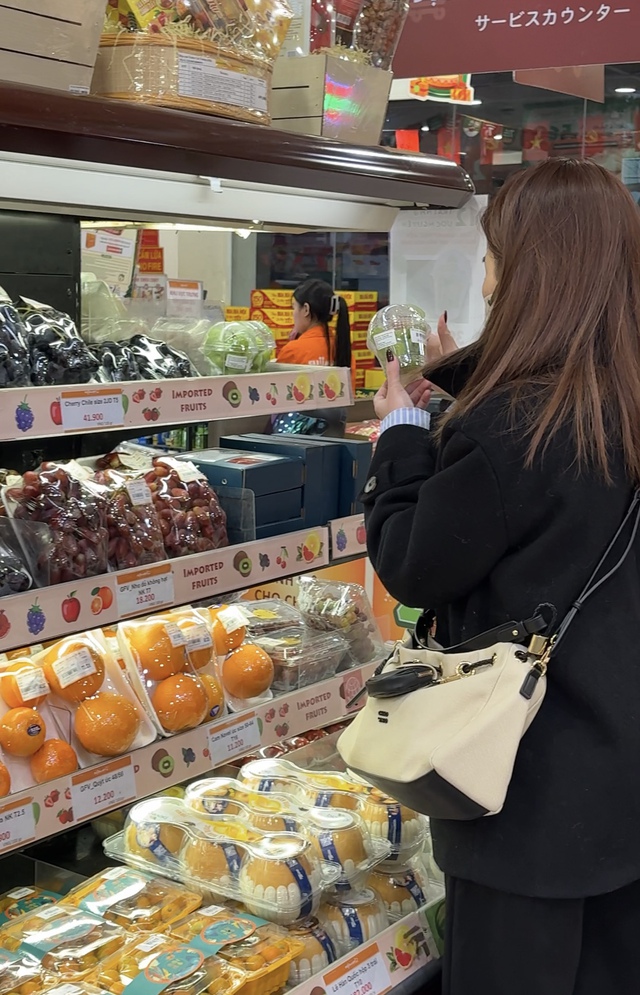 Ra siêu thị, cửa hàng hoa quả kiểm chứng độ HOT của 12 quả nho ước nguyện: Có như trên mạng đồn?- Ảnh 8.