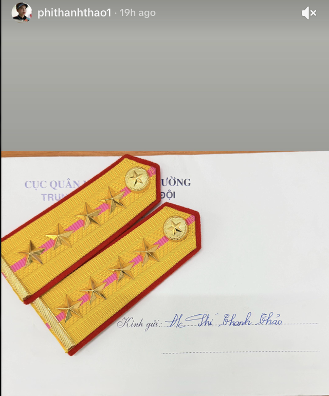 Hotgirl bắn súng Phí Thanh Thảo 21 tuổi được thăng hàm Đại uý, Lý Đức(U23 Việt Nam) tương tác cực ngọt giữa tin hẹn hò- Ảnh 1.