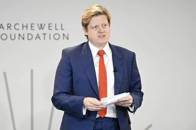 Sau 10 năm gắn bó, "cánh tay phải" đắc lực nhất nói lời chia tay Harry và Meghan- Ảnh 2.