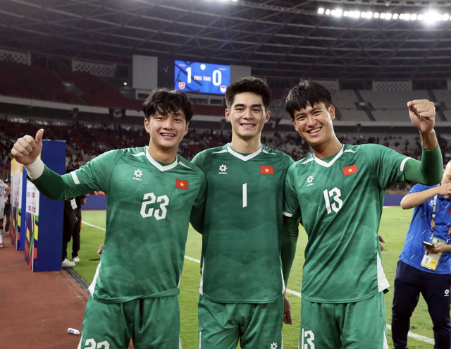 Biến động nhân sự U23 Việt Nam, thủ môn 1m90 Nguyễn Tân lỡ hẹn VCK U23 châu Á vì chấn thương- Ảnh 1.