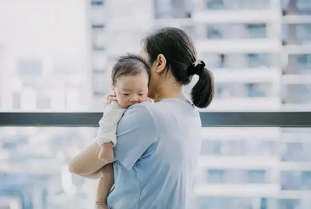 Trẻ sơ sinh rốt cuộc "sợ lạnh" hay "sợ nóng"? Cha mẹ cần biết sớm, đừng đoán mò nữa!- Ảnh 2. Trẻ sơ sinh rốt cuộc "sợ lạnh" hay "sợ nóng"? Cha mẹ cần biết sớm, đừng đoán mò nữa!- Ảnh 2.