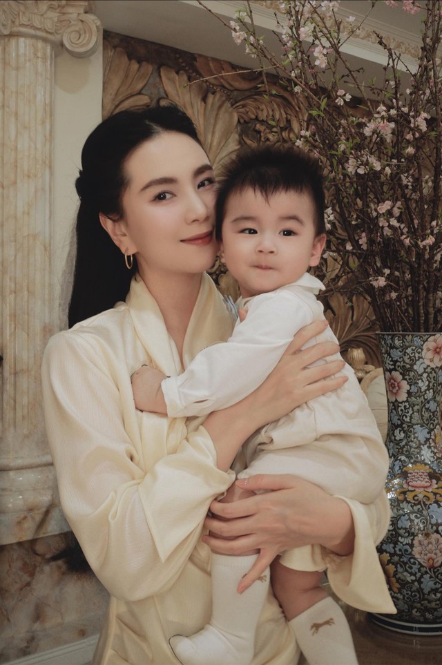 Ngày cuối năm cũng là ngày sinh nhật, nữ MC đẹp nhất VTV có những chia sẻ siêu ngọt ngào cho bé Panda- Ảnh 1.