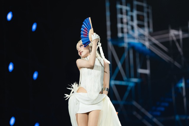 Nỗi lòng ca sĩ “chiêu trò” nhất Vbiz flop suốt 10 năm: Chỉ nặng 39kg, phải bán hàng online để xoay tiền làm album- Ảnh 2.