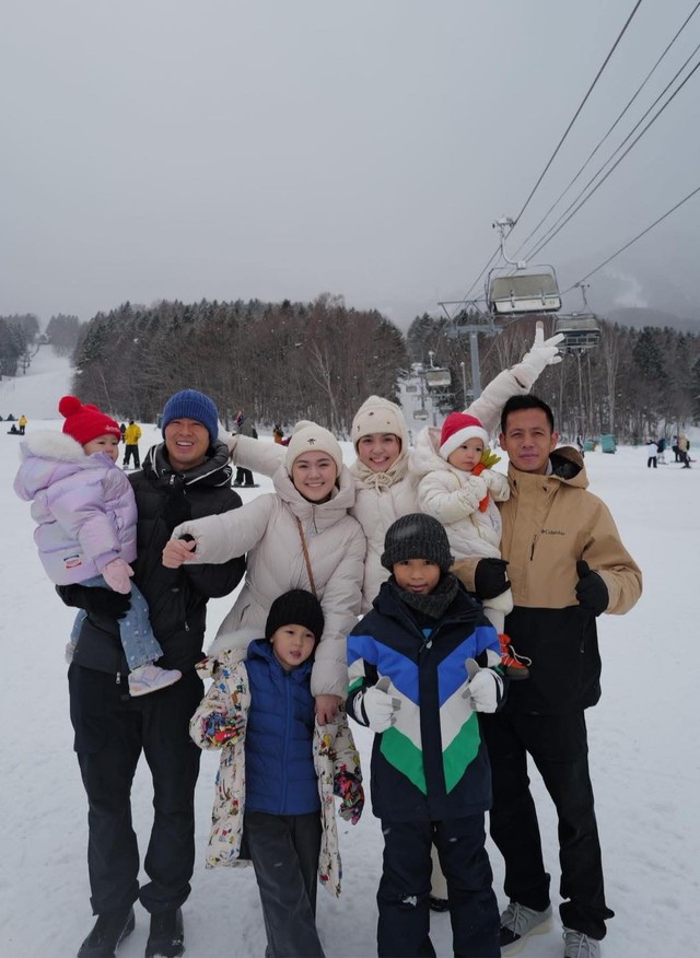 Văn Quyết và ái nữ cựu chủ tịch CLB Sài Gòn hạnh phúc thế!- Ảnh 5.