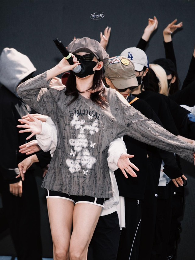 Team qua đường tóm dính Touliver đến xem Tóc Tiên tổng duyệt, chính thức "gương vỡ lại lành"?- Ảnh 1.