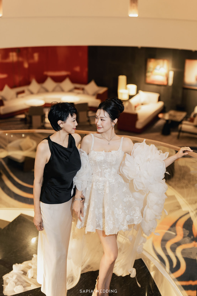 Mẹ Doãn Hải My U50 khoe visual trẻ đẹp bất bại ngày cuối năm, thần thái sang chuẩn "mẹ vợ" hot nhất làng bóng đá- Ảnh 3.