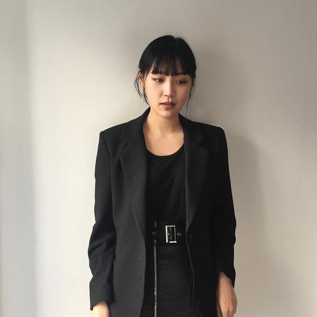 Mùng 1/1 ĐỪNG diện 3 trang phục này kẻo cả năm tụt mood, khó trôi- Ảnh 2.