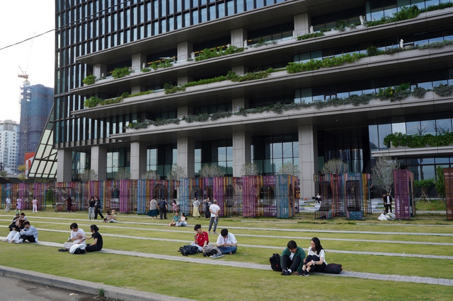 Những địa điểm xem pháo hoa tối nay, view đẹp và hoàn toàn miễn phí!- Ảnh 5.