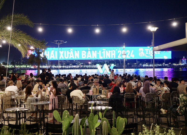 Những địa điểm xem pháo hoa tối nay, view đẹp và hoàn toàn miễn phí!- Ảnh 3.