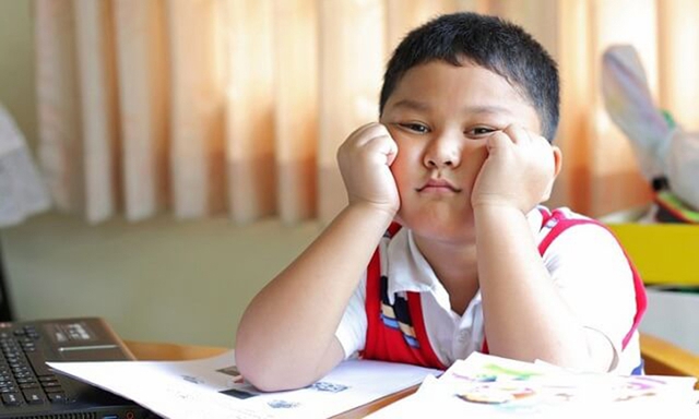 Khảo sát: Trẻ thường xuyên uống đồ có đường đọc hiểu và học toán kém hơn- Ảnh 1.