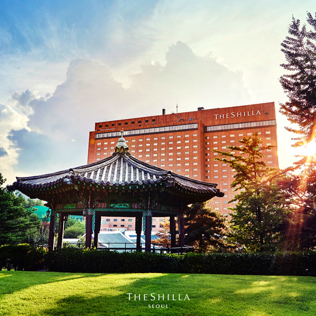 Shin Min Ah khóc giữa sự kiện, đám cưới với Kim Woo Bin có biến?- Ảnh 6. Shin Min Ah khóc giữa sự kiện, đám cưới với Kim Woo Bin có biến?- Ảnh 6.