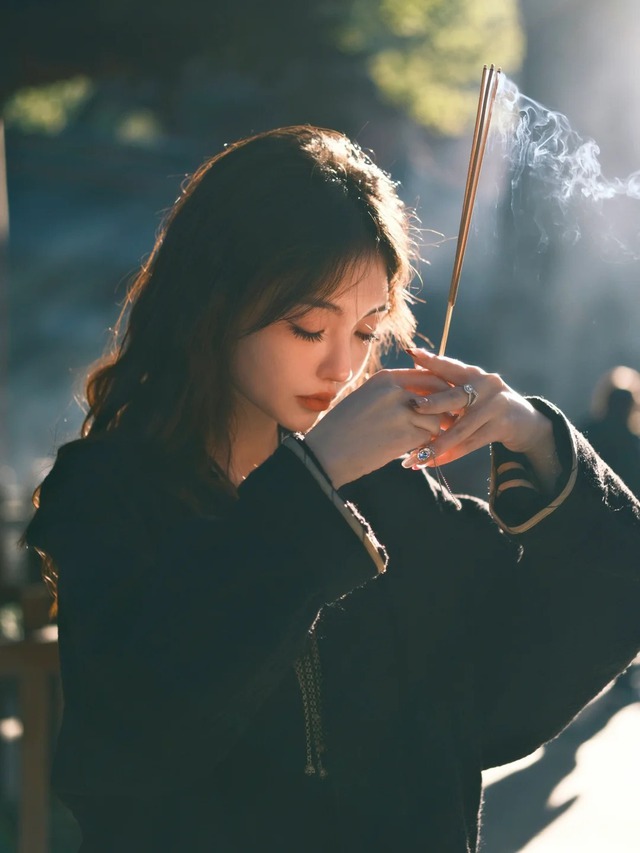 3 điều tuyệt đối KHÔNG XIN khi đứng trước bàn thờ- Ảnh 2.