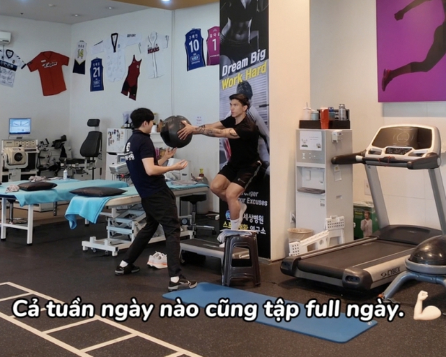 Đoàn Văn Hậu tái xuất, không ai hạnh phúc hơn Doãn Hải My, lần hiếm hoi tiểu thư "gắt gỏng" cũng vì bảo vệ chồng- Ảnh 8.