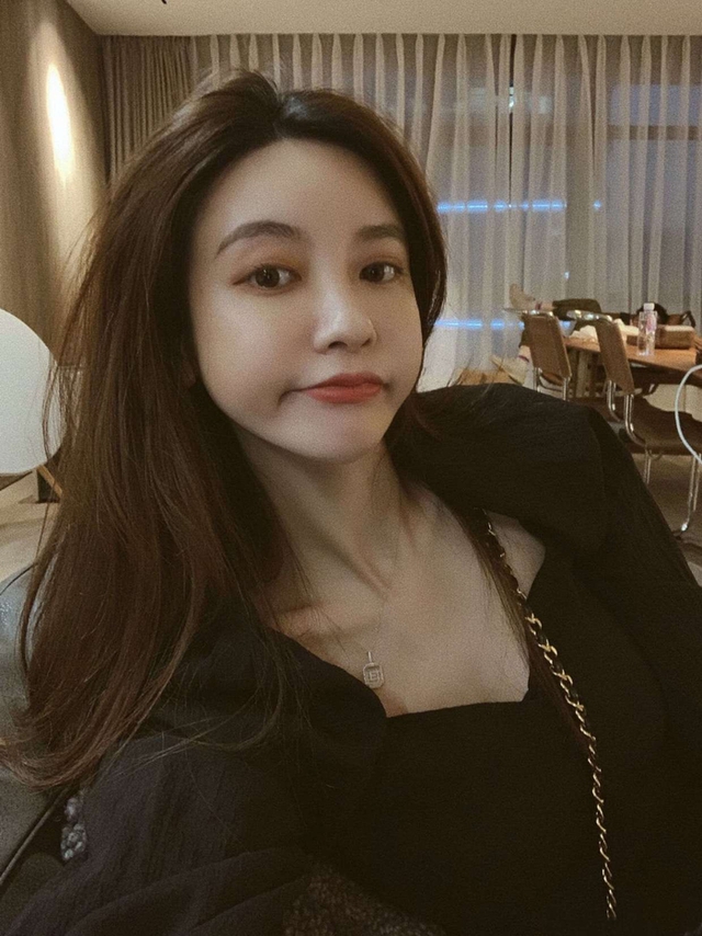 Chủ tịch ngoại tình với nàng thơ, chính thất gọi thẳng tên "đánh ghen": Cái kết bẽ bàng- Ảnh 4.