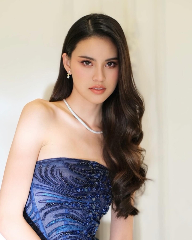 Lộ diện 11 hoa hậu, á hậu Thái Lan cầm biển dẫn đoàn ở lễ khai mạc SEA Games 33- Ảnh 5.