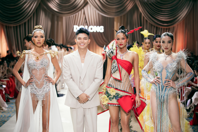 Minh Triệu bị bắt gặp dùng túi của Kỳ Duyên giữa lúc chuyện 3 người sắp "nổ" tanh bành- Ảnh 6. Minh Triệu bị bắt gặp dùng túi của Kỳ Duyên giữa lúc chuyện 3 người sắp "nổ" tanh bành- Ảnh 6.