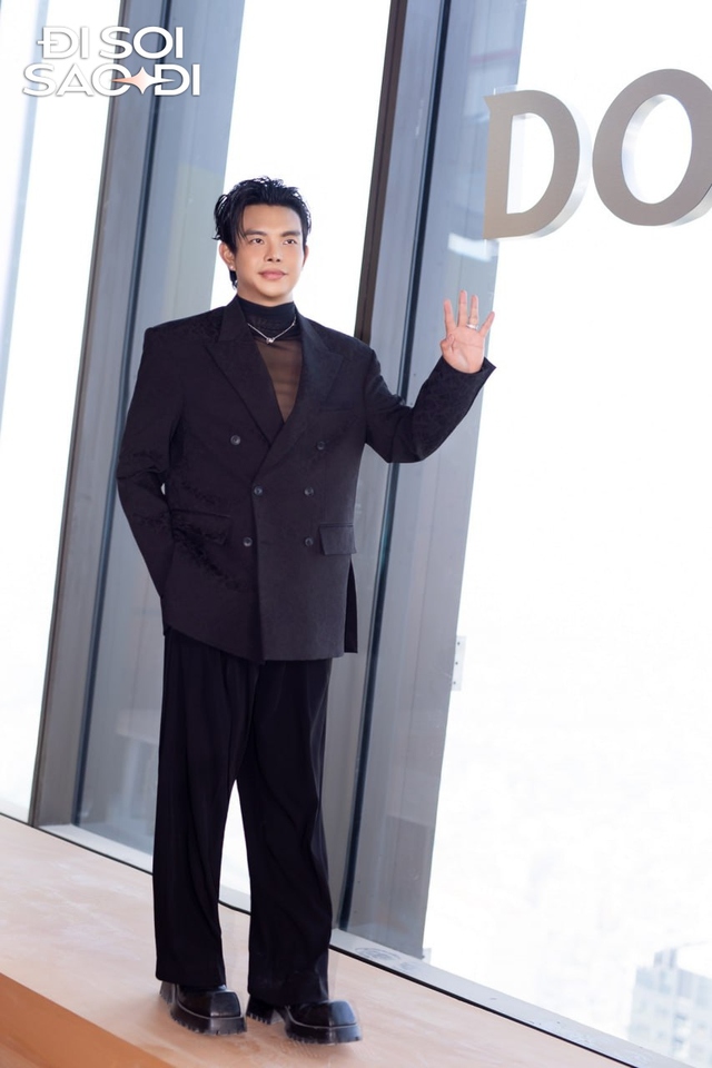 Thảm đỏ show Đỗ Long: Kỳ Duyên "quá bén" bên cạnh Thiên Ân, suýt không nhận ra Huyền Baby- Ảnh 1.