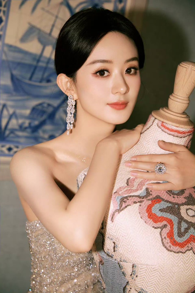 Mỹ nhân hạng A thất bại ê chề nhất 2025: Đóng phim nào flop phim đó, văng tục trên MXH gây phẫn nộ- Ảnh 1.