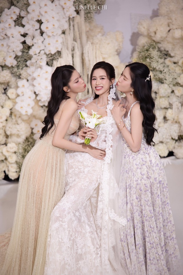 Đã tìm ra mỹ nhân soán ngôi "trắng như Ngọc Trinh": Da phát sáng, bóng lưng mới kinh ngạc- Ảnh 6. Đã tìm ra mỹ nhân soán ngôi "trắng như Ngọc Trinh": Da phát sáng, bóng lưng mới kinh ngạc- Ảnh 6.