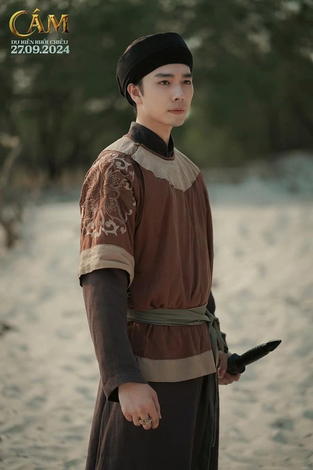 5 mỹ nam cổ trang đẹp nhất Việt Nam: Quốc Anh xếp sau ISAAC, hạng 1 chiếm hết sự hoàn hảo trên đời- Ảnh 9. 5 mỹ nam cổ trang đẹp nhất Việt Nam: Quốc Anh xếp sau ISAAC, hạng 1 chiếm hết sự hoàn hảo trên đời- Ảnh 9.