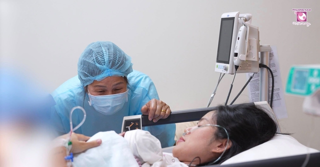 Sao nữ Vbiz lộ ảnh bí mật sinh con 1 năm trước- Ảnh 1. Sao nữ Vbiz lộ ảnh bí mật sinh con 1 năm trước- Ảnh 1.