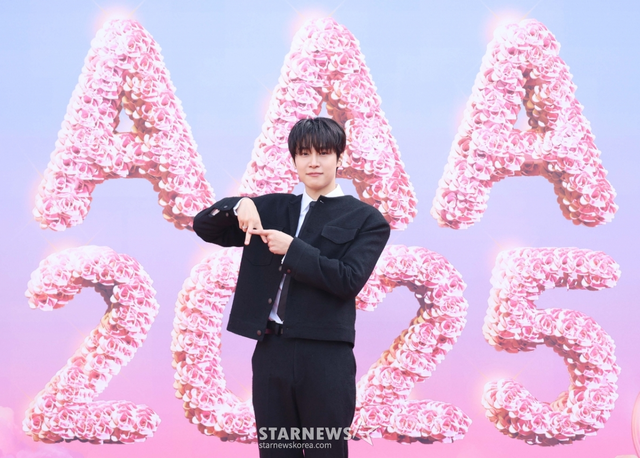 Siêu thảm đỏ AAA 2025: "Công chúa" Jang Won Young so kè visual Yoona - IU, Park Bo Gum hóa "bạch mã hoàng tử"- Ảnh 54. Siêu thảm đỏ AAA 2025: "Công chúa" Jang Won Young so kè visual Yoona - IU, Park Bo Gum hóa "bạch mã hoàng tử"- Ảnh 54.