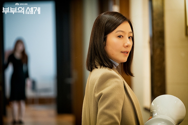 Mỹ nhân đổi đời nhờ 19 tuổi mà nhìn như U60: Càng đóng phim càng trẻ, body bén đứt tay- Ảnh 5. Mỹ nhân đổi đời nhờ 19 tuổi mà nhìn như U60: Càng đóng phim càng trẻ, body bén đứt tay- Ảnh 5.