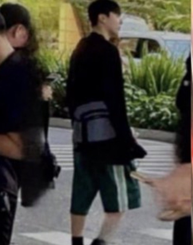 Công chúa băng giá lộ diện hậu lộ tin hẹn hò đỉnh lưu toàn cầu, 1 nụ cười bóc trần "tâm cơ"- Ảnh 4. Công chúa băng giá lộ diện hậu lộ tin hẹn hò đỉnh lưu toàn cầu, 1 nụ cười bóc trần "tâm cơ"- Ảnh 4.