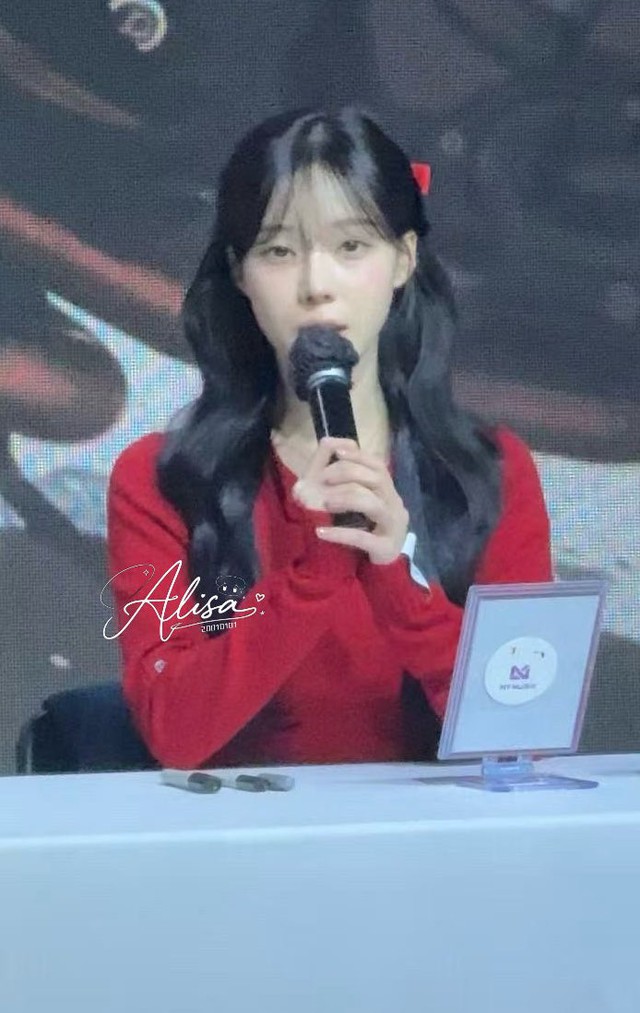 Công chúa băng giá lộ diện hậu lộ tin hẹn hò đỉnh lưu toàn cầu, 1 nụ cười bóc trần "tâm cơ"- Ảnh 5. Công chúa băng giá lộ diện hậu lộ tin hẹn hò đỉnh lưu toàn cầu, 1 nụ cười bóc trần "tâm cơ"- Ảnh 5.