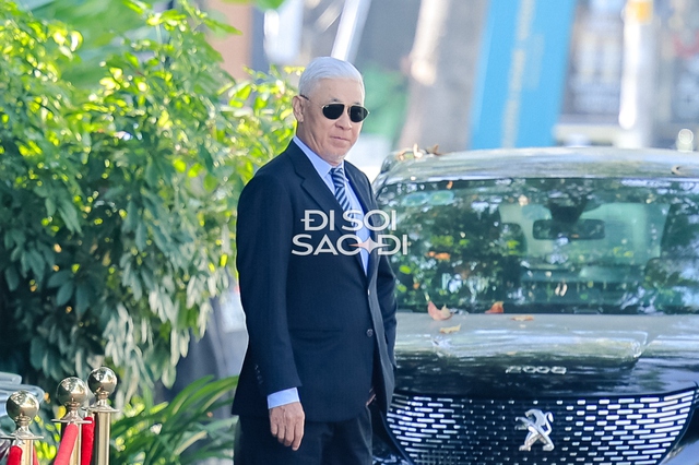 Vệ sĩ "ruột" của Mỹ Tâm dẫn đầu đội an ninh trong đám cưới con gái tỷ phú Johnathan Hạnh Nguyễn- Ảnh 1. Vệ sĩ "ruột" của Mỹ Tâm dẫn đầu đội an ninh trong đám cưới con gái tỷ phú Johnathan Hạnh Nguyễn- Ảnh 1.